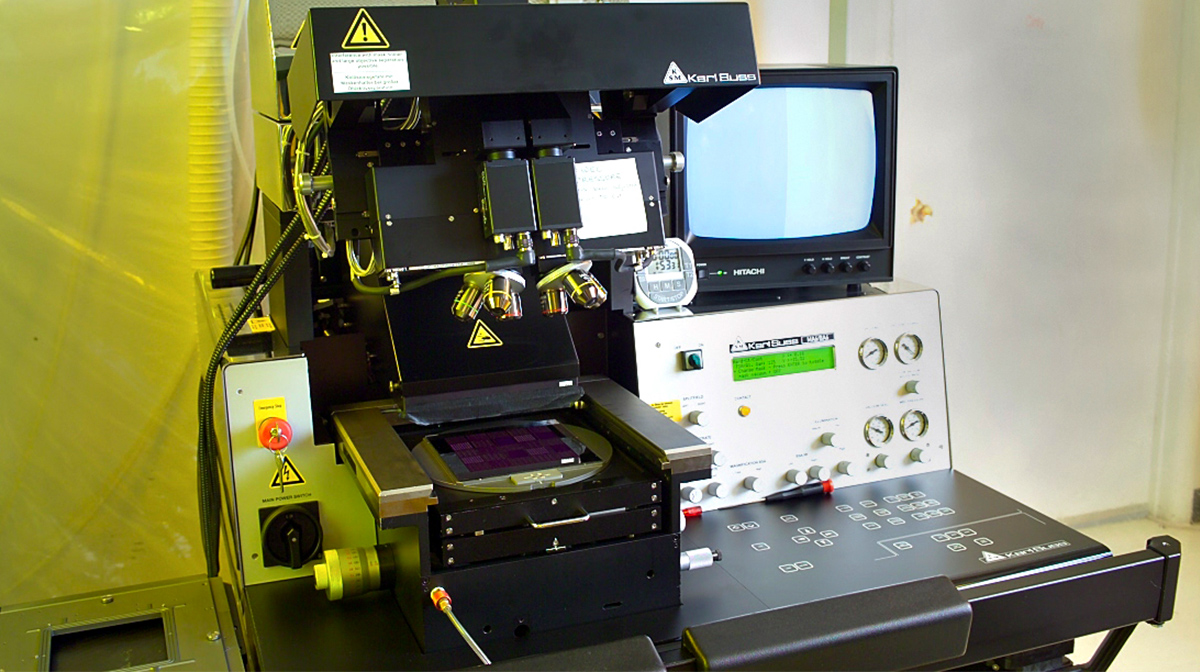 Providing Our Customers with Reliable Photolithography Resolution
